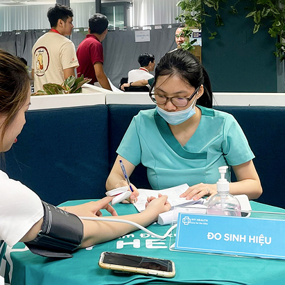 Đo sinh hiệu (huyết áp, cân nặng, nhiệt độ)